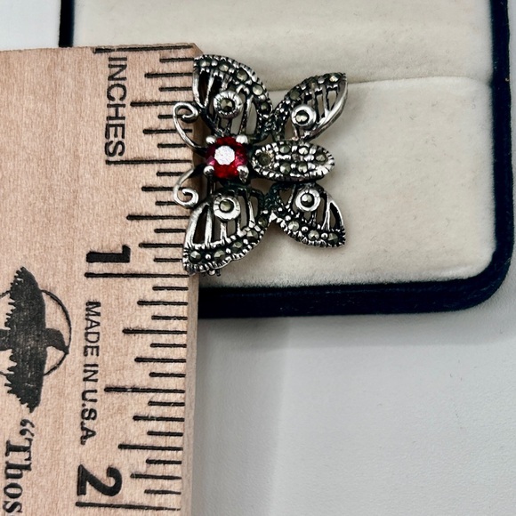 Vintage 925 Victorian Sterling Silver Marcasite Red Garnet Butterfly Brooch - Picture 5 of 9